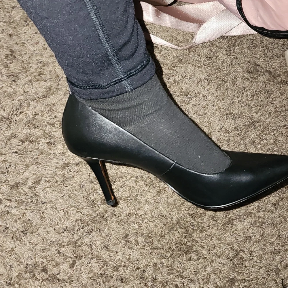 COACH PERFECT BLACK LEATHER EUC PUMPS SIZE 8.5M
